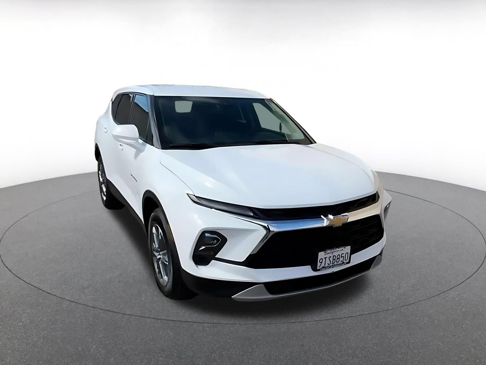 Thumbnail: 2025 Chevrolet Blazer - 3
