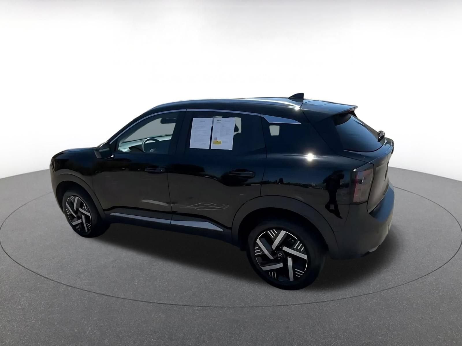 Thumbnail: 2026 Nissan Kicks - 8
