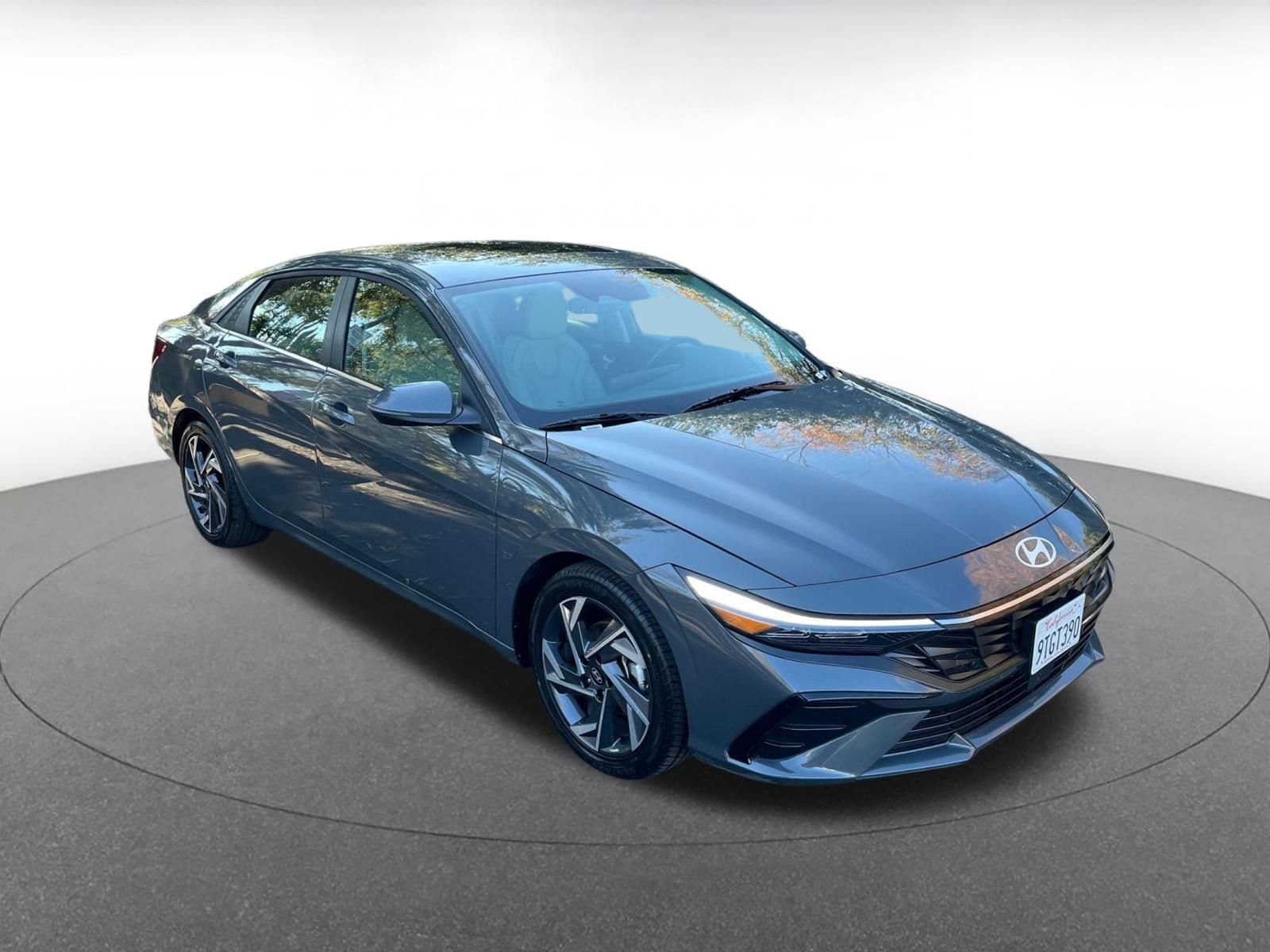 Thumbnail: 2025 Hyundai Elantra - 1