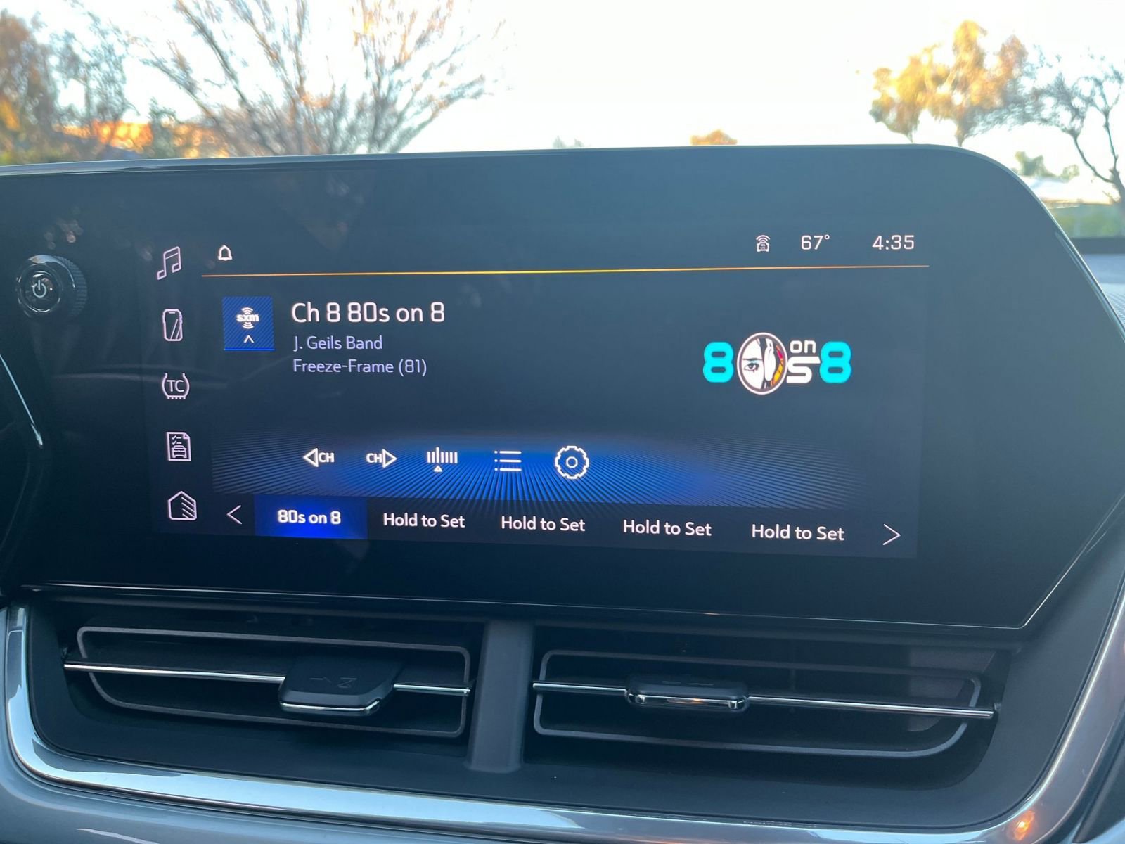 Thumbnail: 2025 Chevrolet Trax - 21