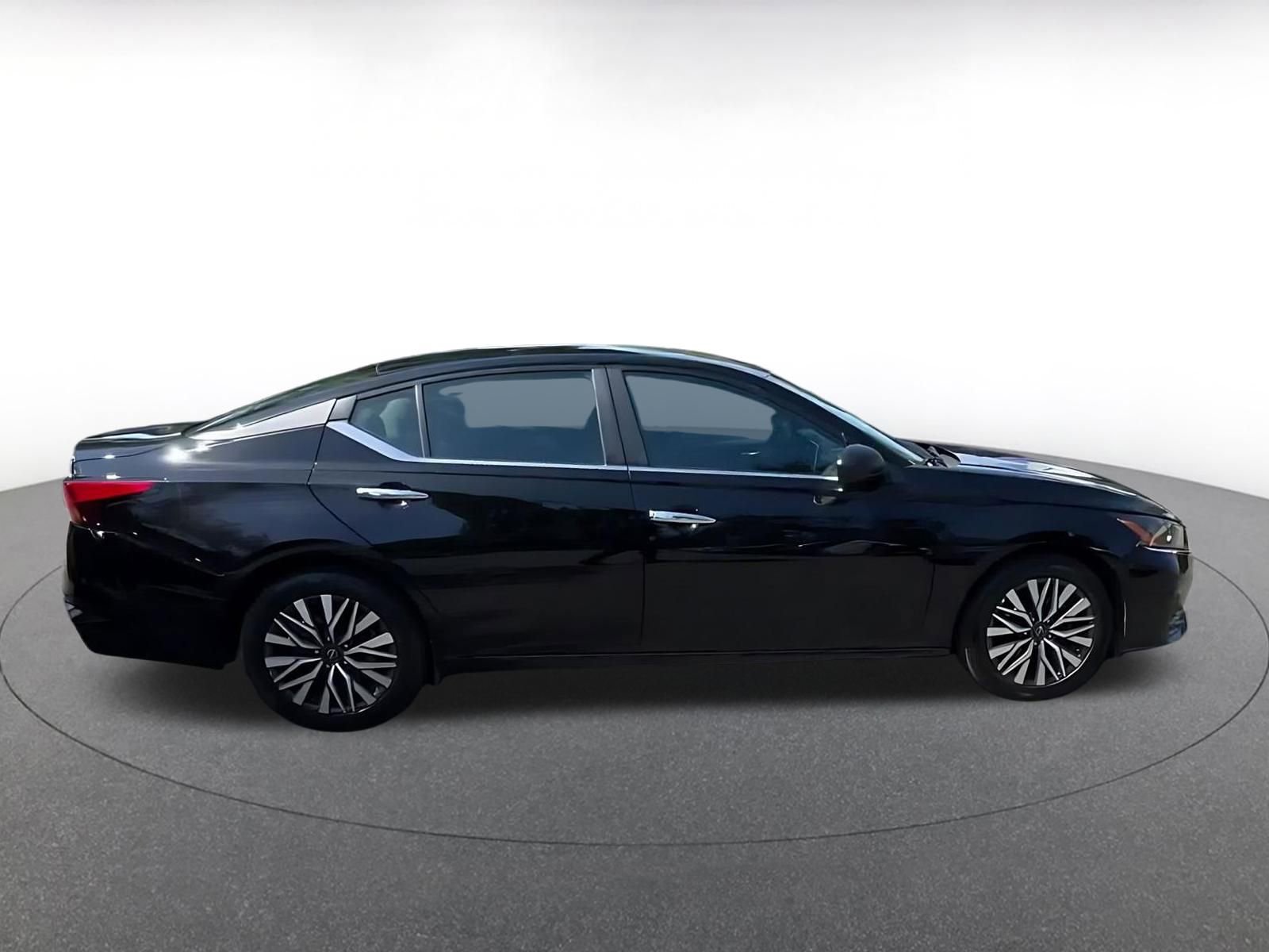 Thumbnail: 2025 Nissan Altima - 16