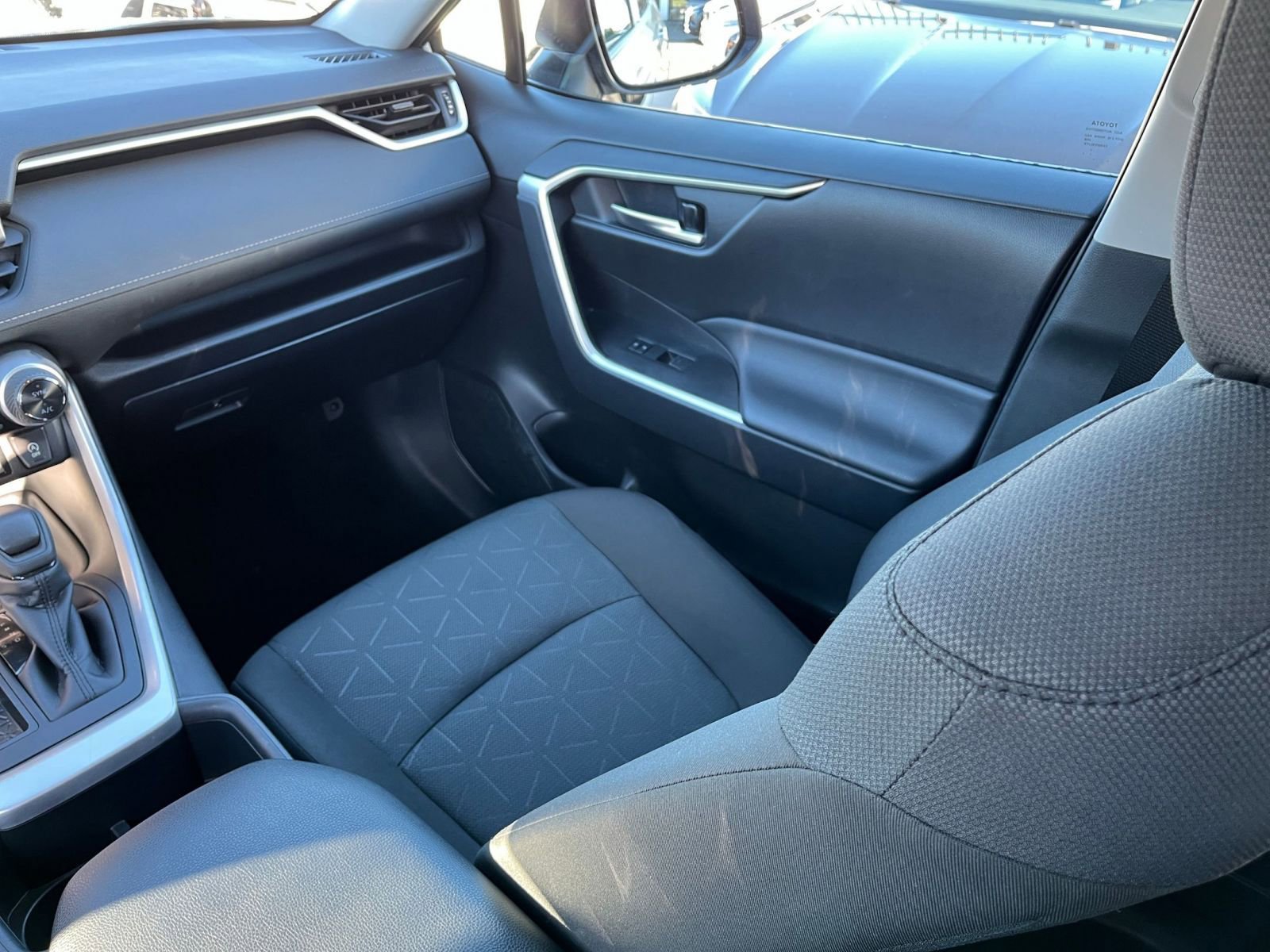 Thumbnail: 2025 Toyota RAV4 - 34