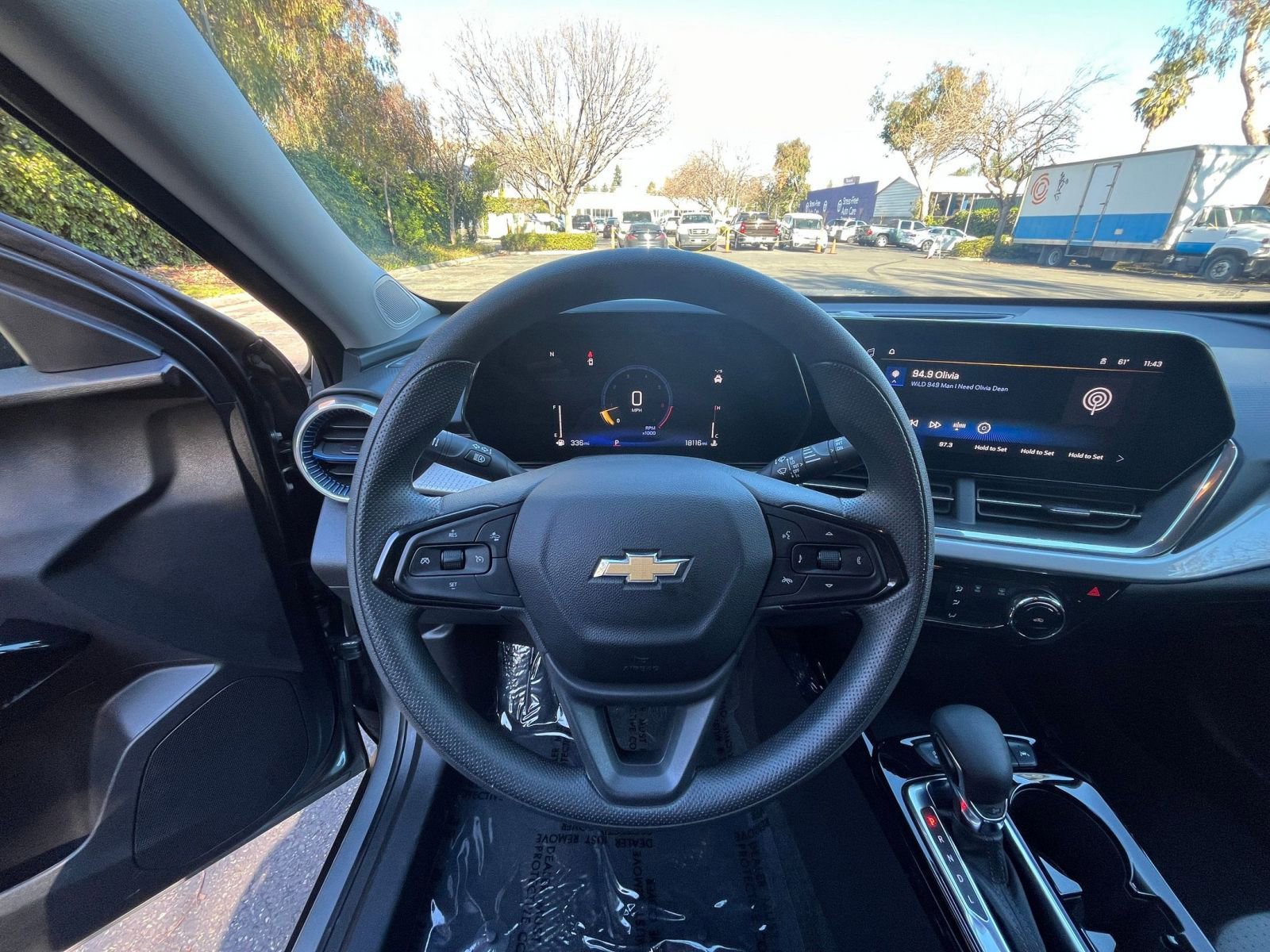 Thumbnail: 2025 Chevrolet Trax - 33