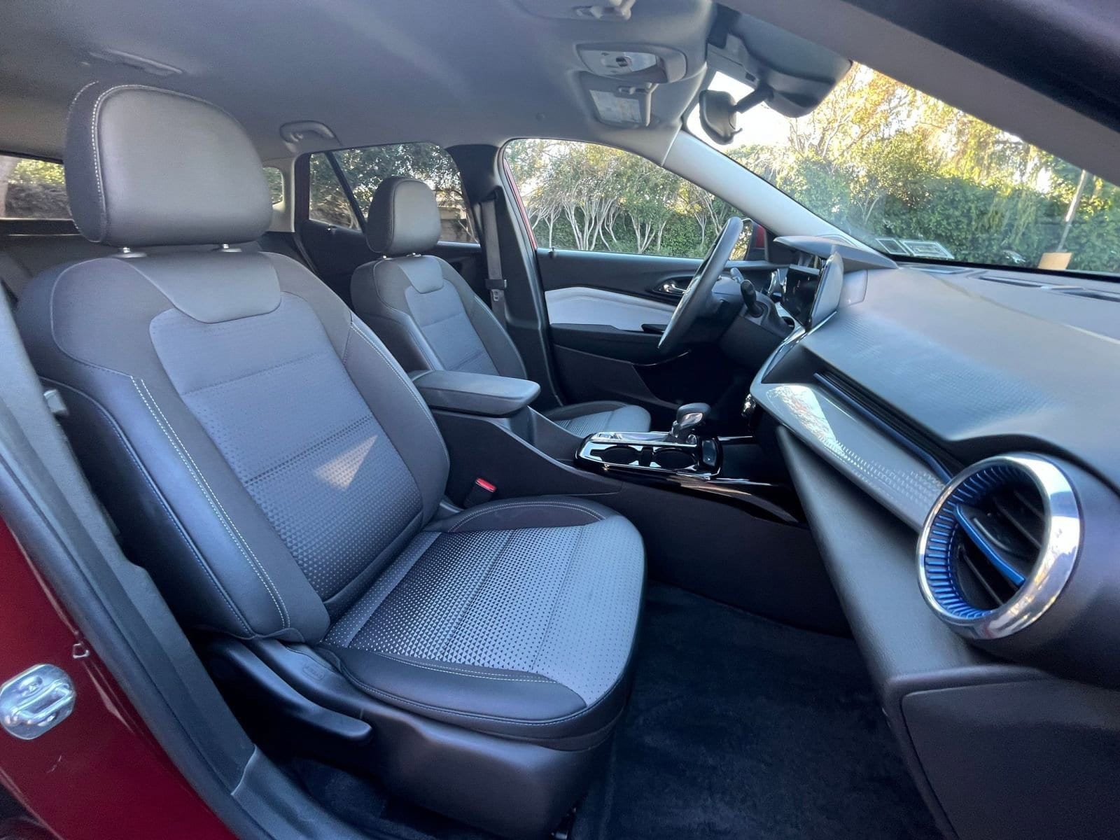 Thumbnail: 2025 Chevrolet Trax - 34