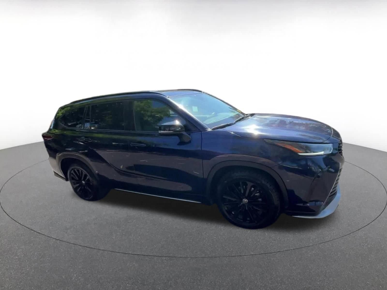 2024 Toyota Highlander XSE 2