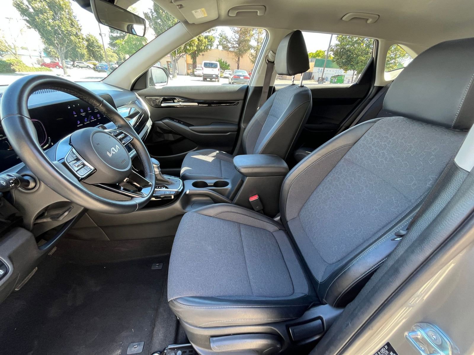 Thumbnail: 2025 Kia Seltos - 27