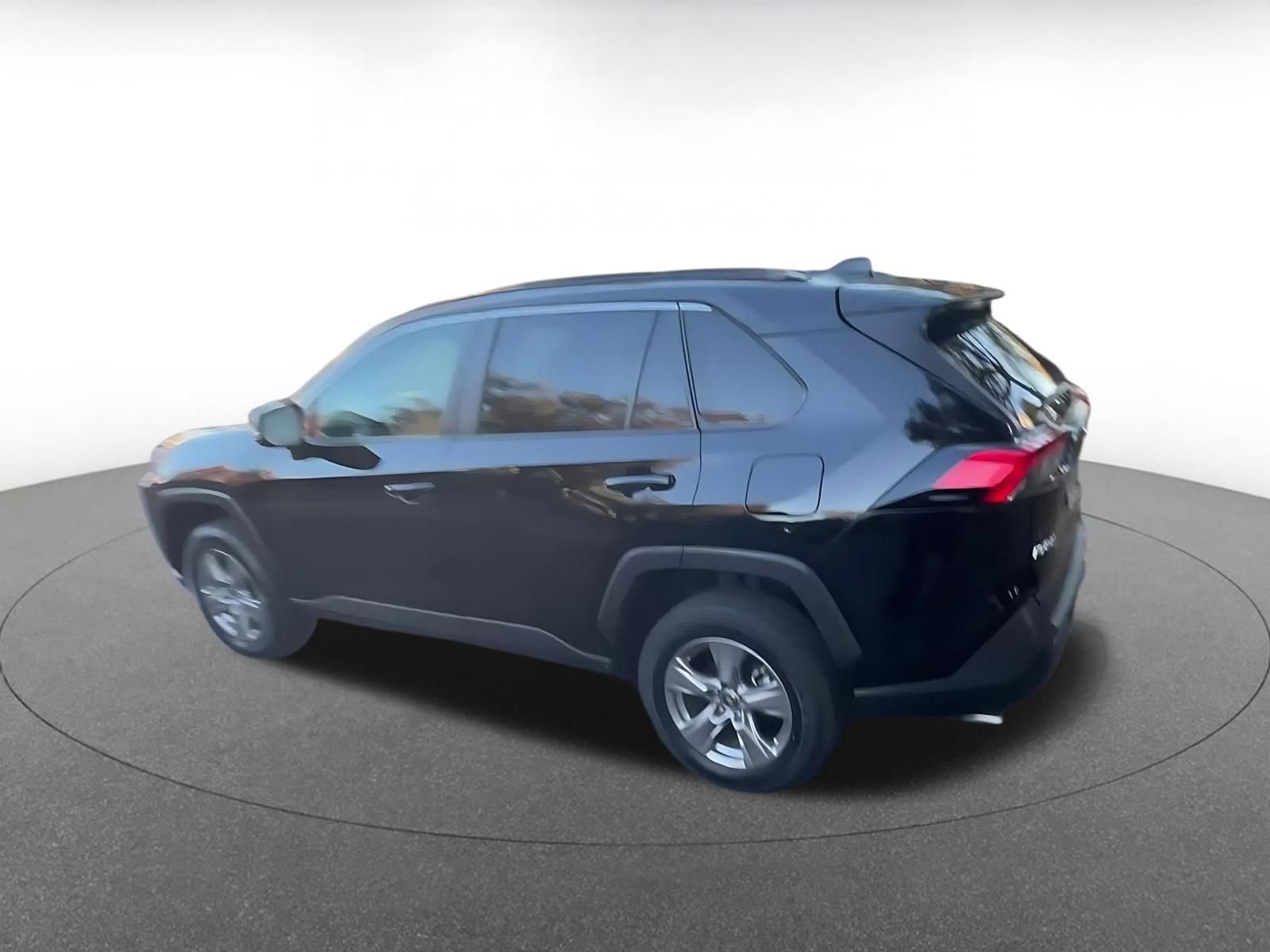 Thumbnail: 2025 Toyota RAV4 - 10