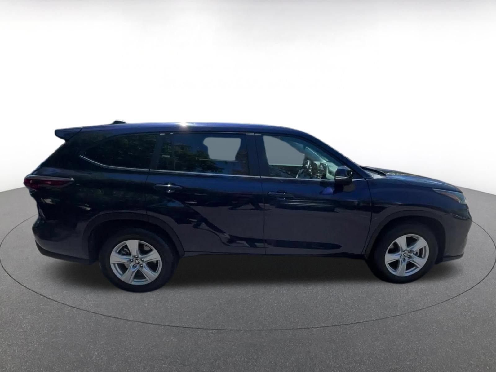 Thumbnail: 2025 Toyota Highlander - 16