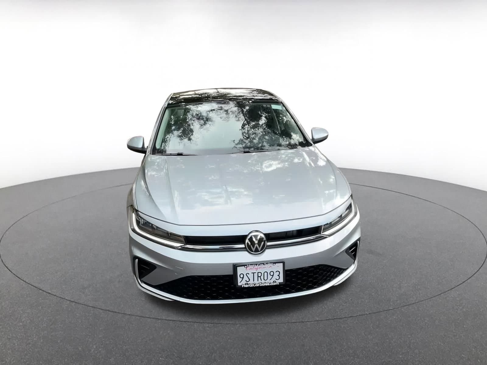 Thumbnail: 2025 Volkswagen Jetta - 4