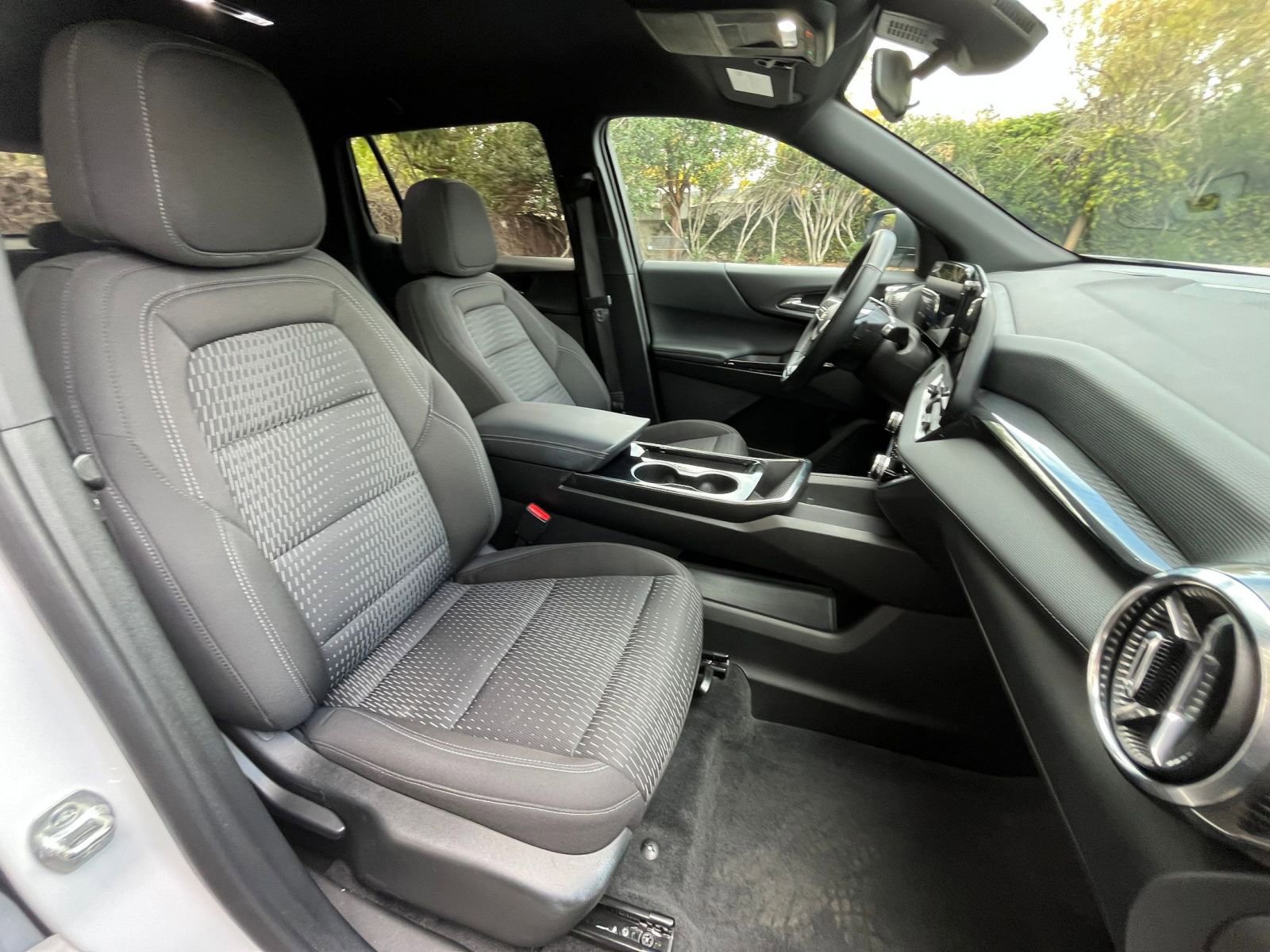 Thumbnail: 2025 Chevrolet Equinox - 35