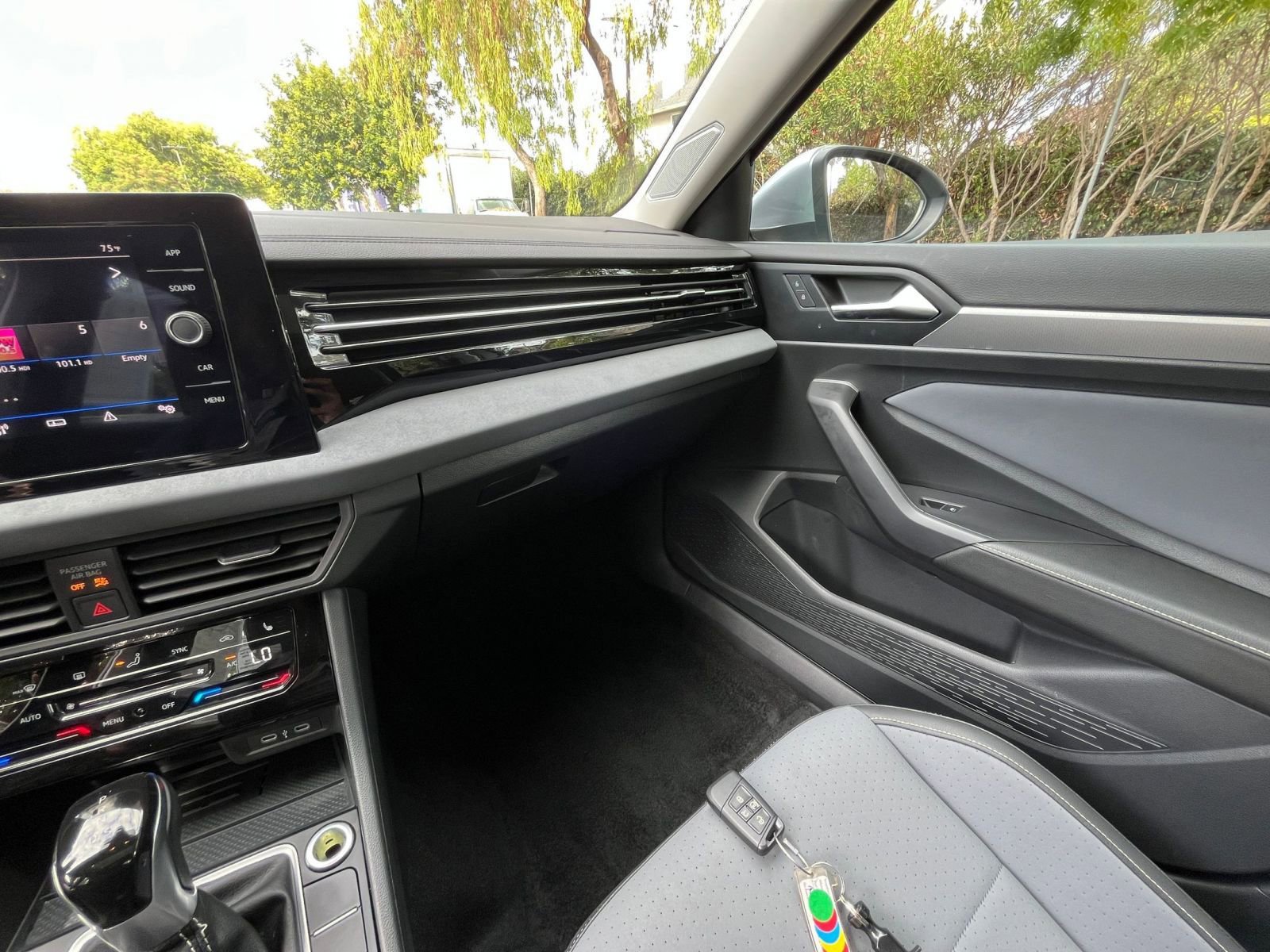 Thumbnail: 2025 Volkswagen Jetta - 33