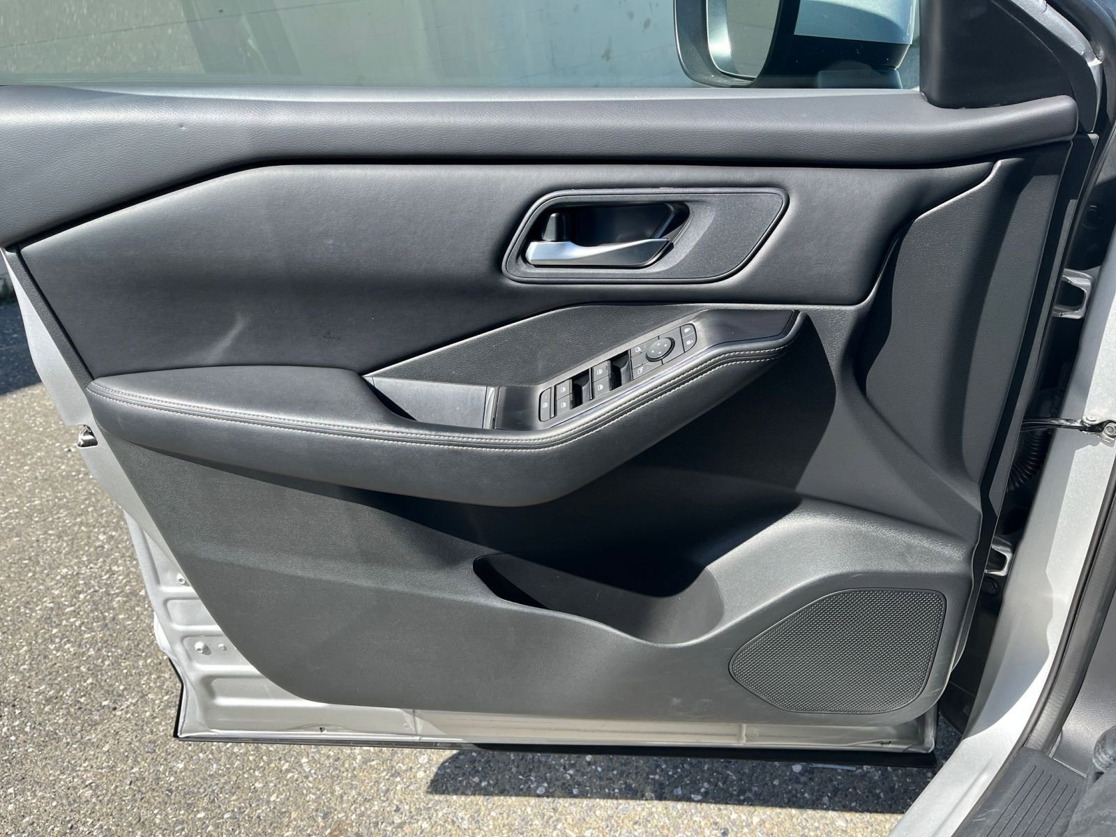 Thumbnail: 2025 Nissan Rogue - 18