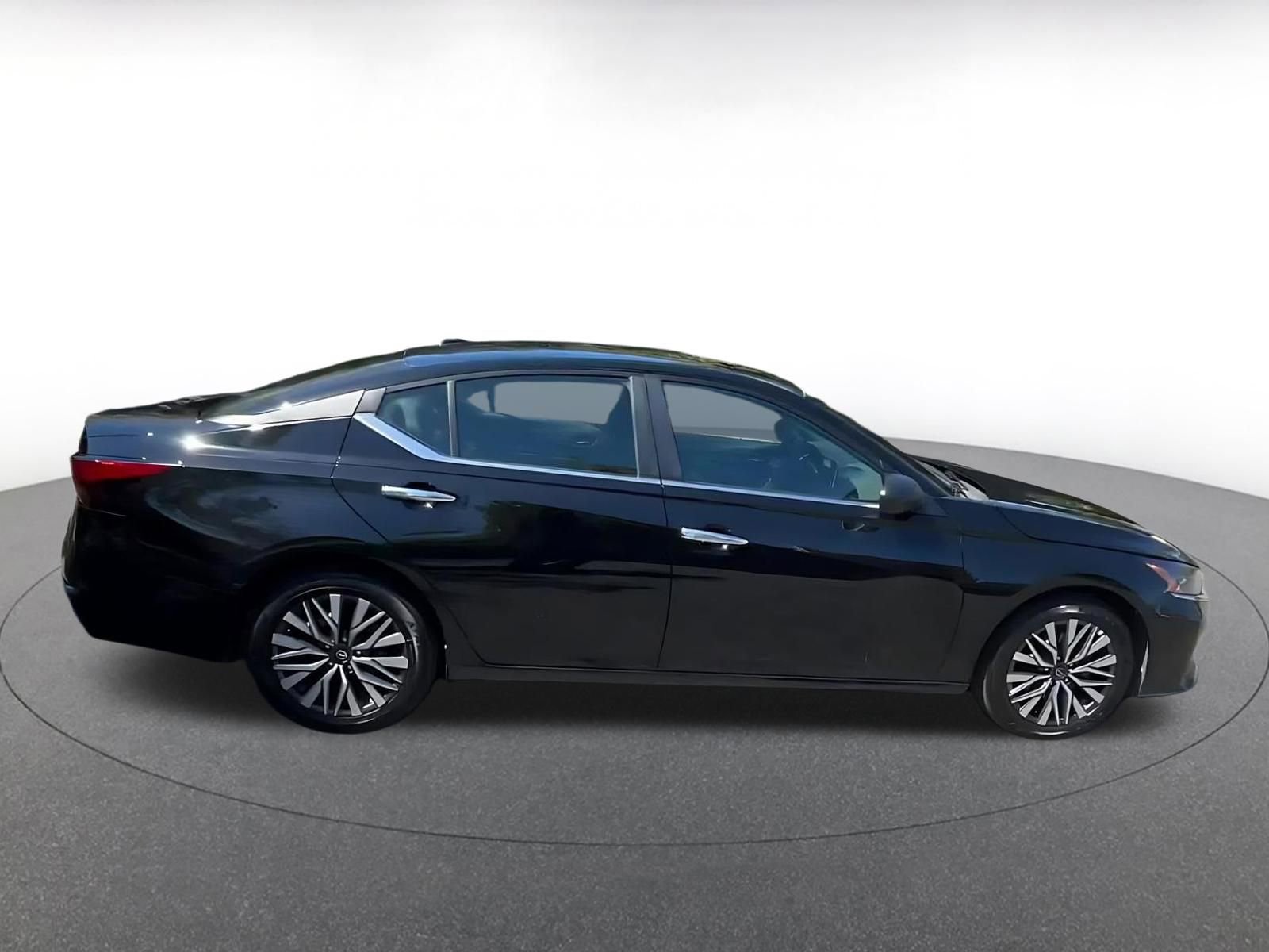 Thumbnail: 2025 Nissan Altima - 16