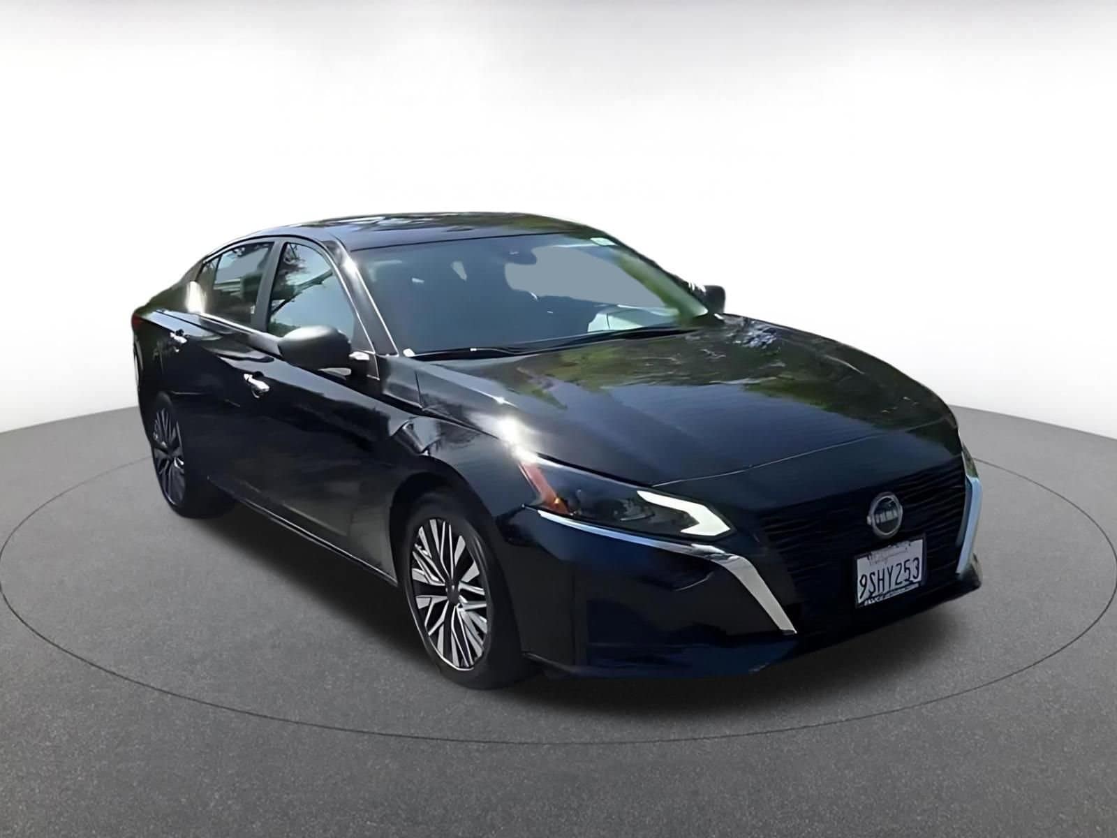 Thumbnail: 2025 Nissan Altima - 3