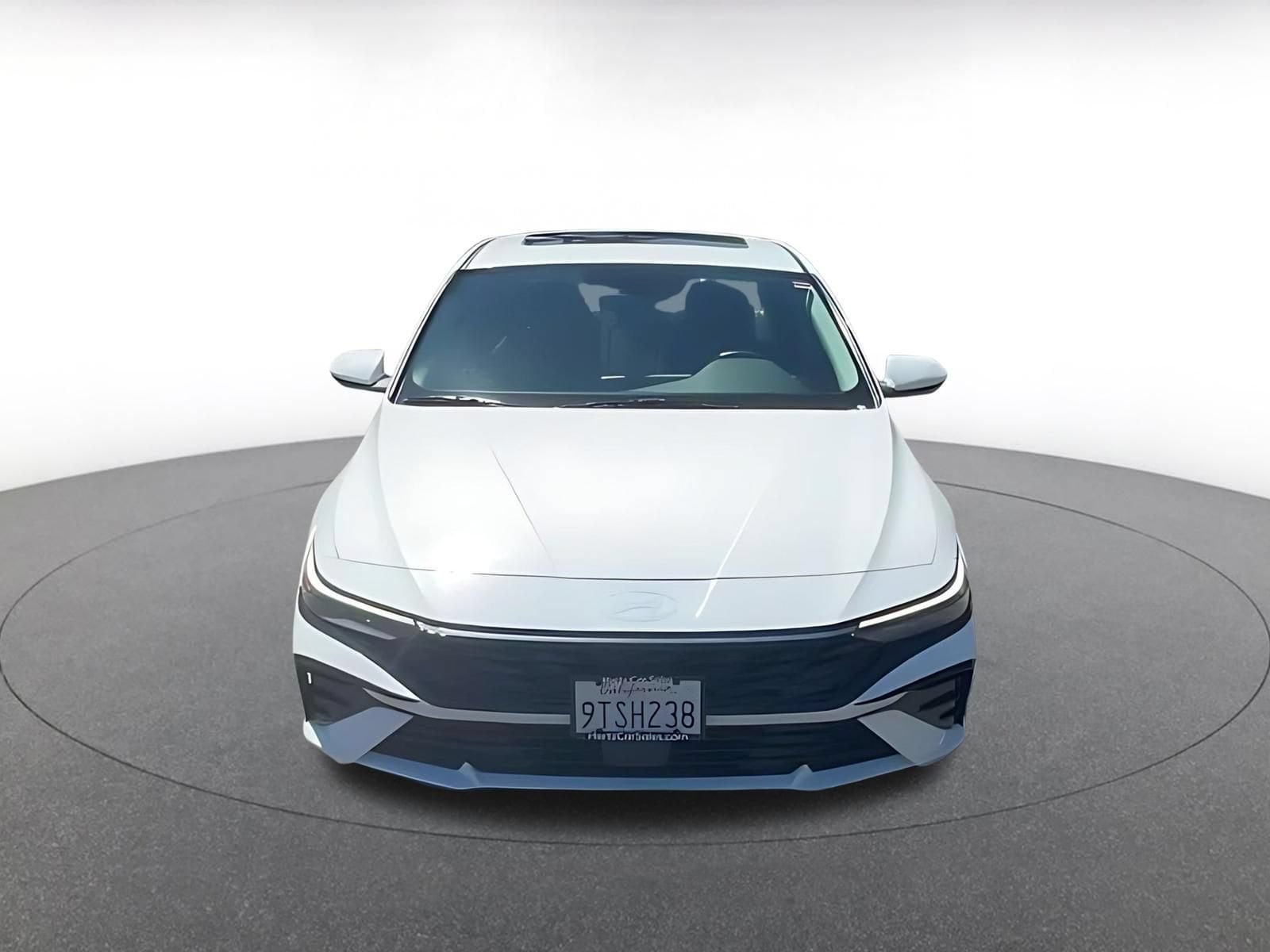Thumbnail: 2025 Hyundai Elantra - 4