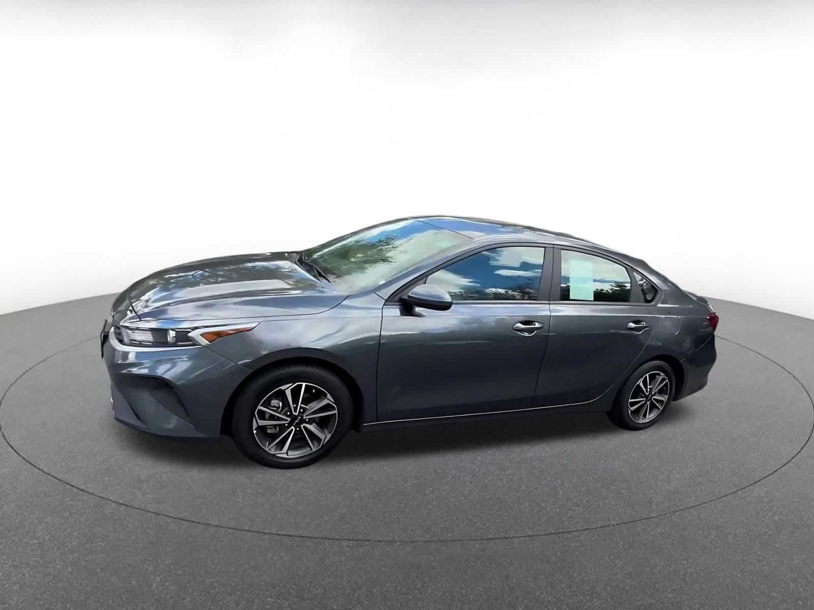 Thumbnail: 2024 Kia Forte - 8