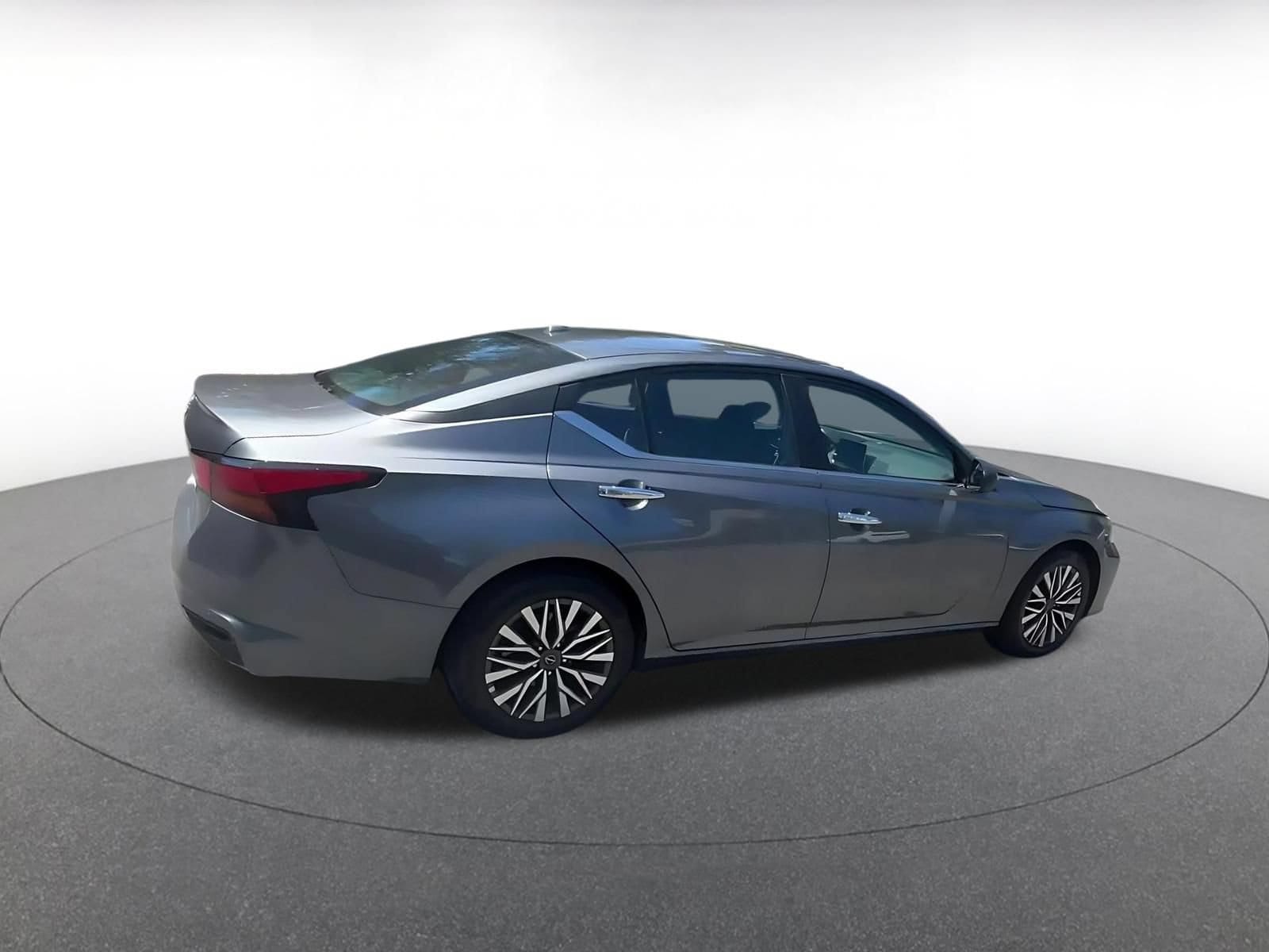 Thumbnail: 2025 Nissan Altima - 10