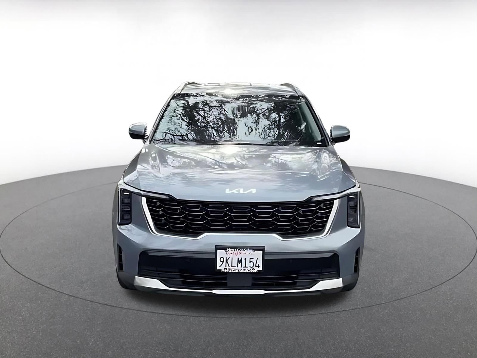 Thumbnail: 2024 Kia Sorento - 4