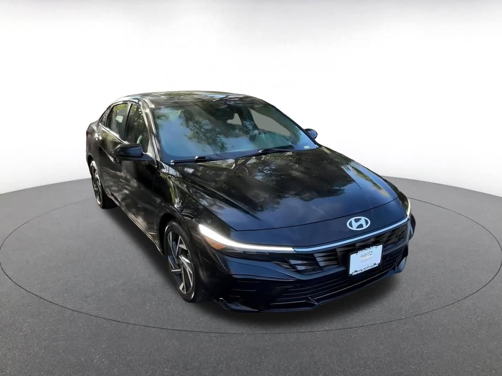 Thumbnail: 2025 Hyundai Elantra - 3