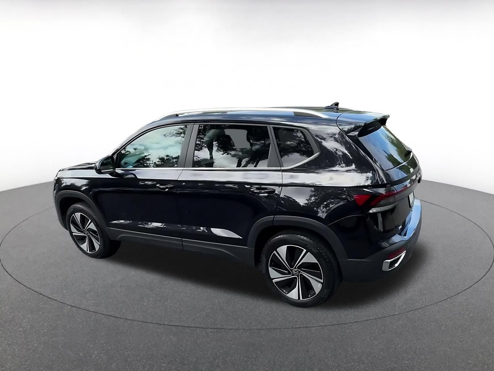 Thumbnail: 2026 Volkswagen Taos - 9