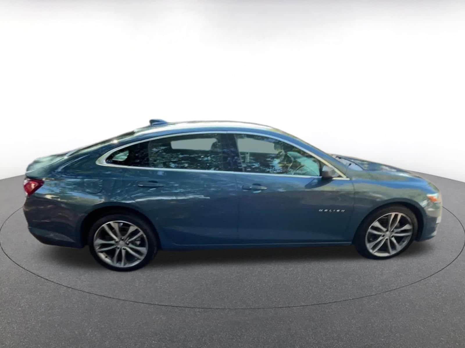 Thumbnail: 2024 Chevrolet Malibu - 16