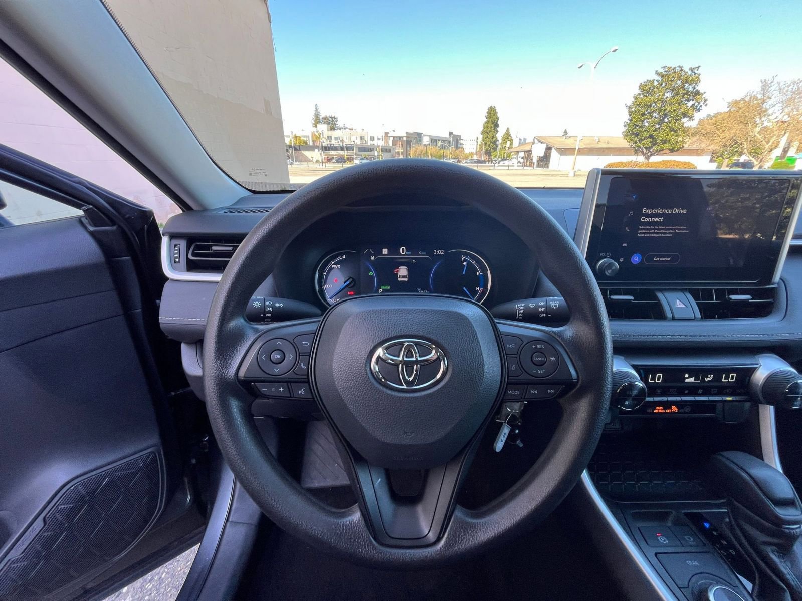 Thumbnail: 2025 Toyota RAV4 - 33