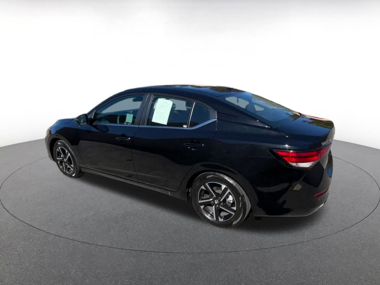 Thumbnail: 2024 Nissan Sentra - 10