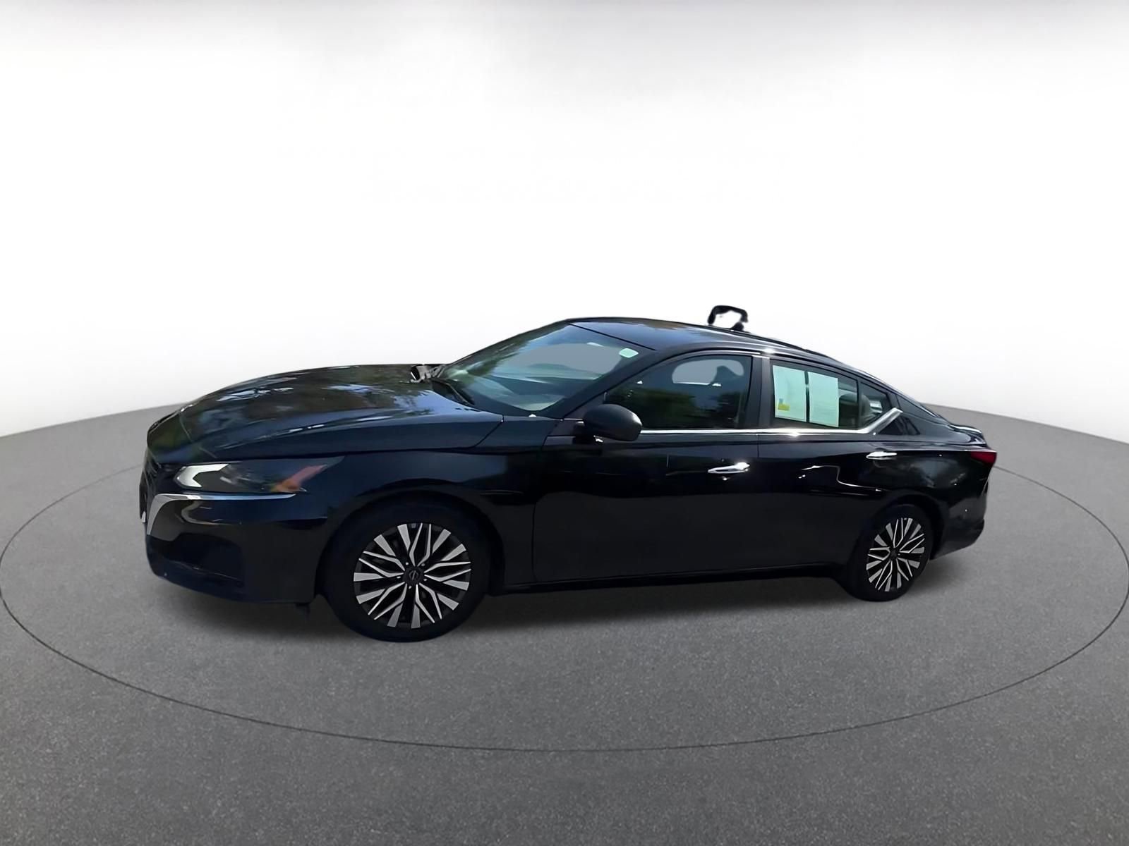 Thumbnail: 2025 Nissan Altima - 8
