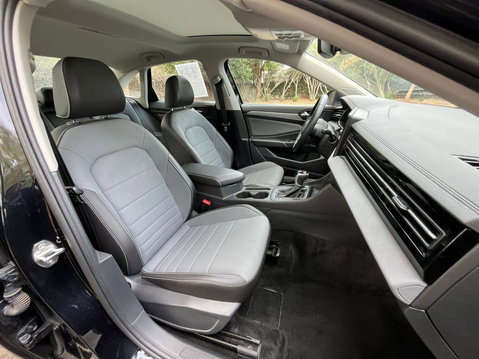 Thumbnail: 2025 Volkswagen Jetta - 35