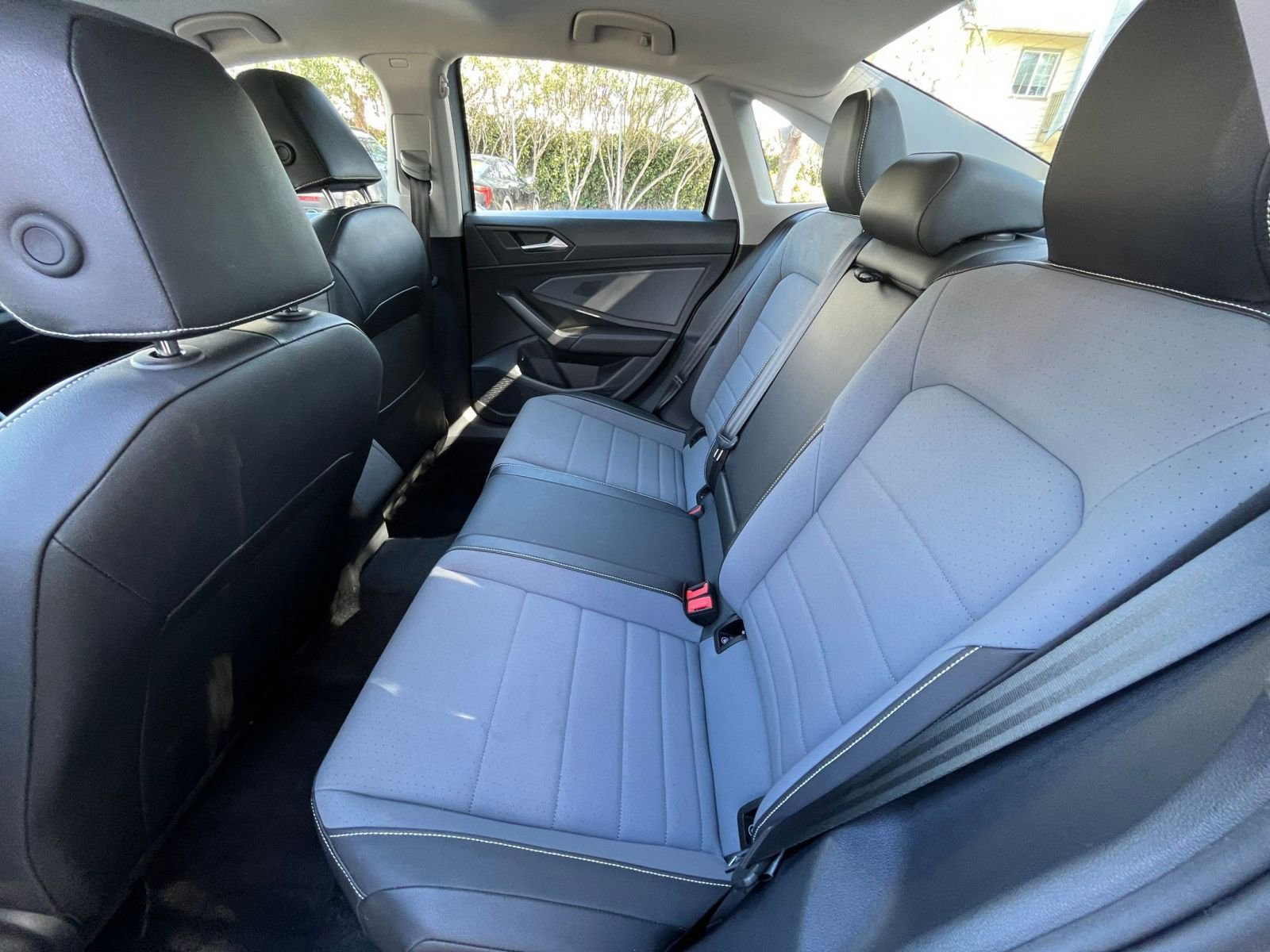 Thumbnail: 2025 Volkswagen Jetta - 25