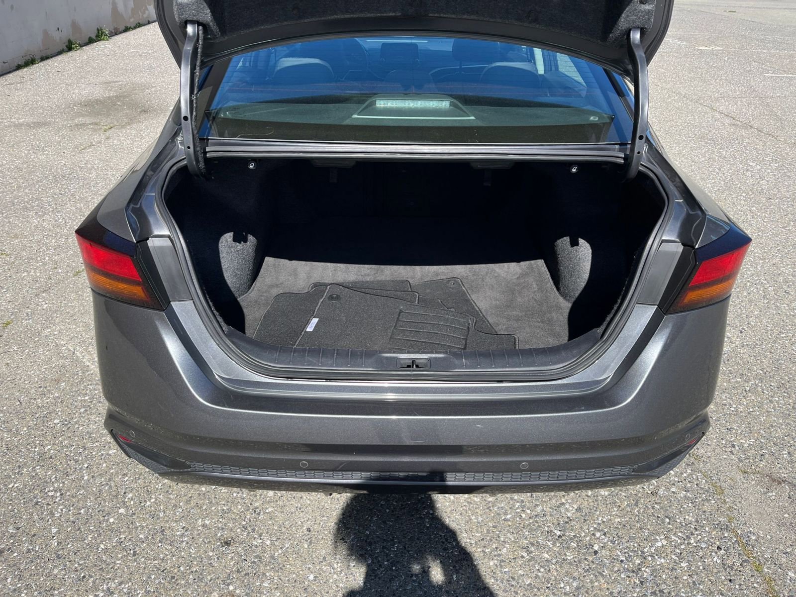 Thumbnail: 2025 Nissan Altima - 31