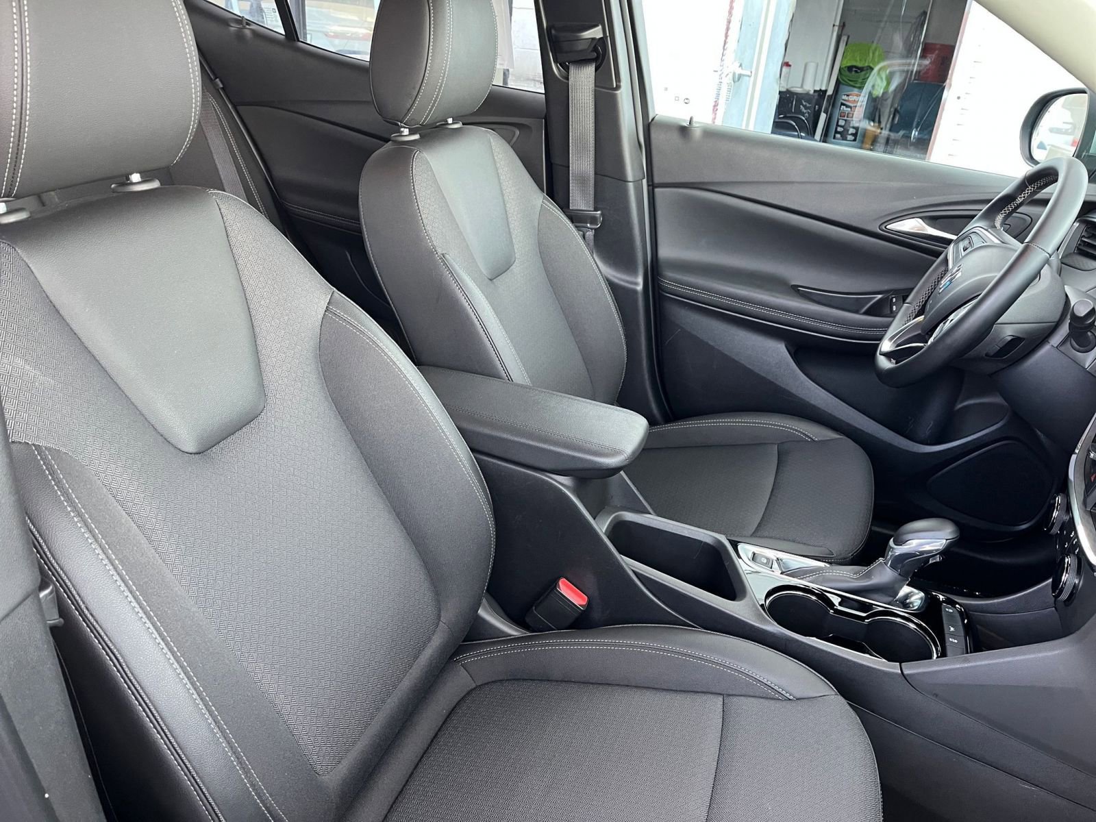 Thumbnail: 2025 Buick Encore GX - 34