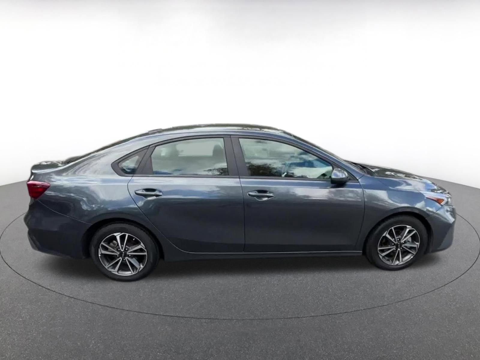 Thumbnail: 2024 Kia Forte - 16