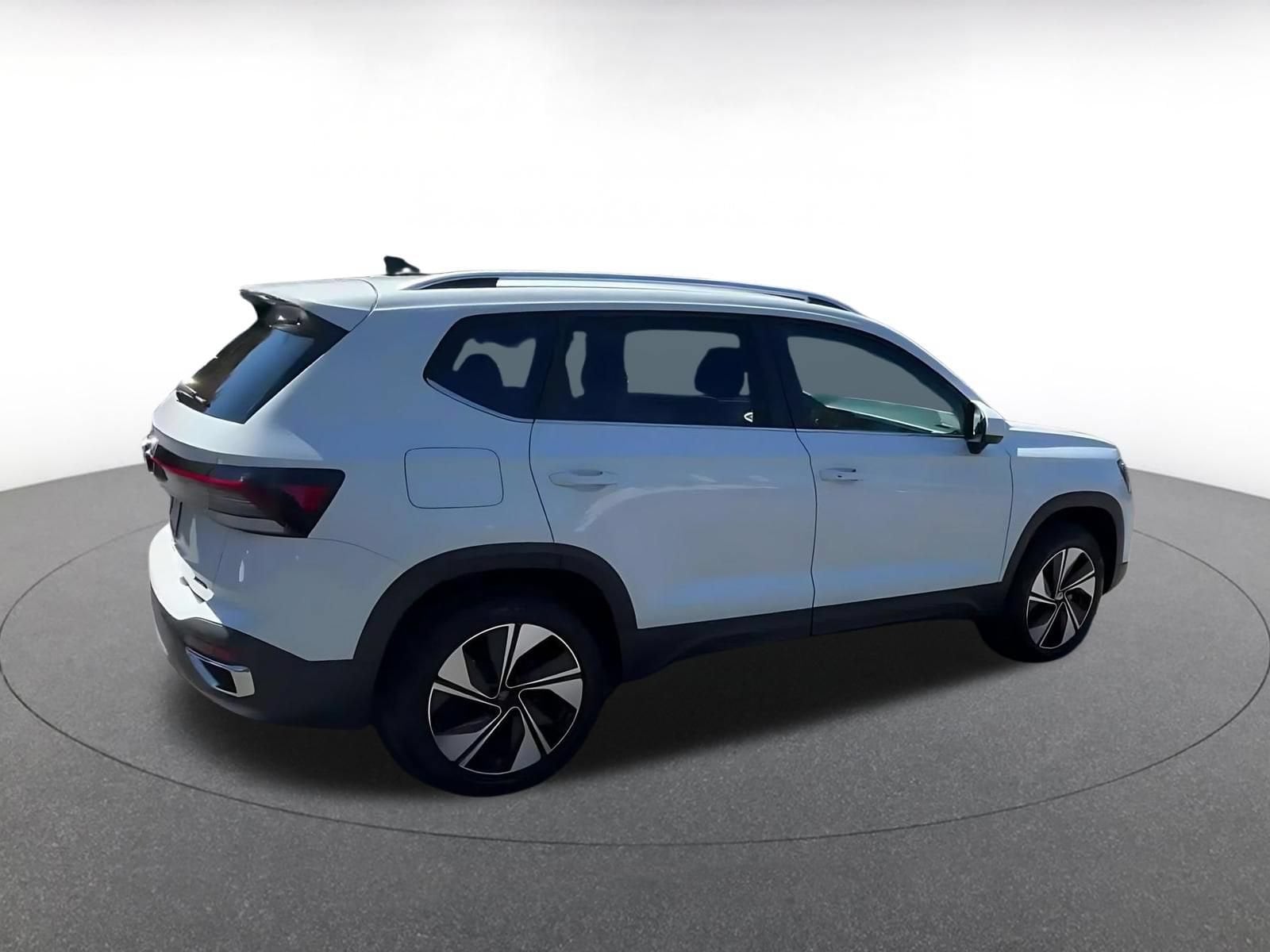 Thumbnail: 2026 Volkswagen Taos - 15