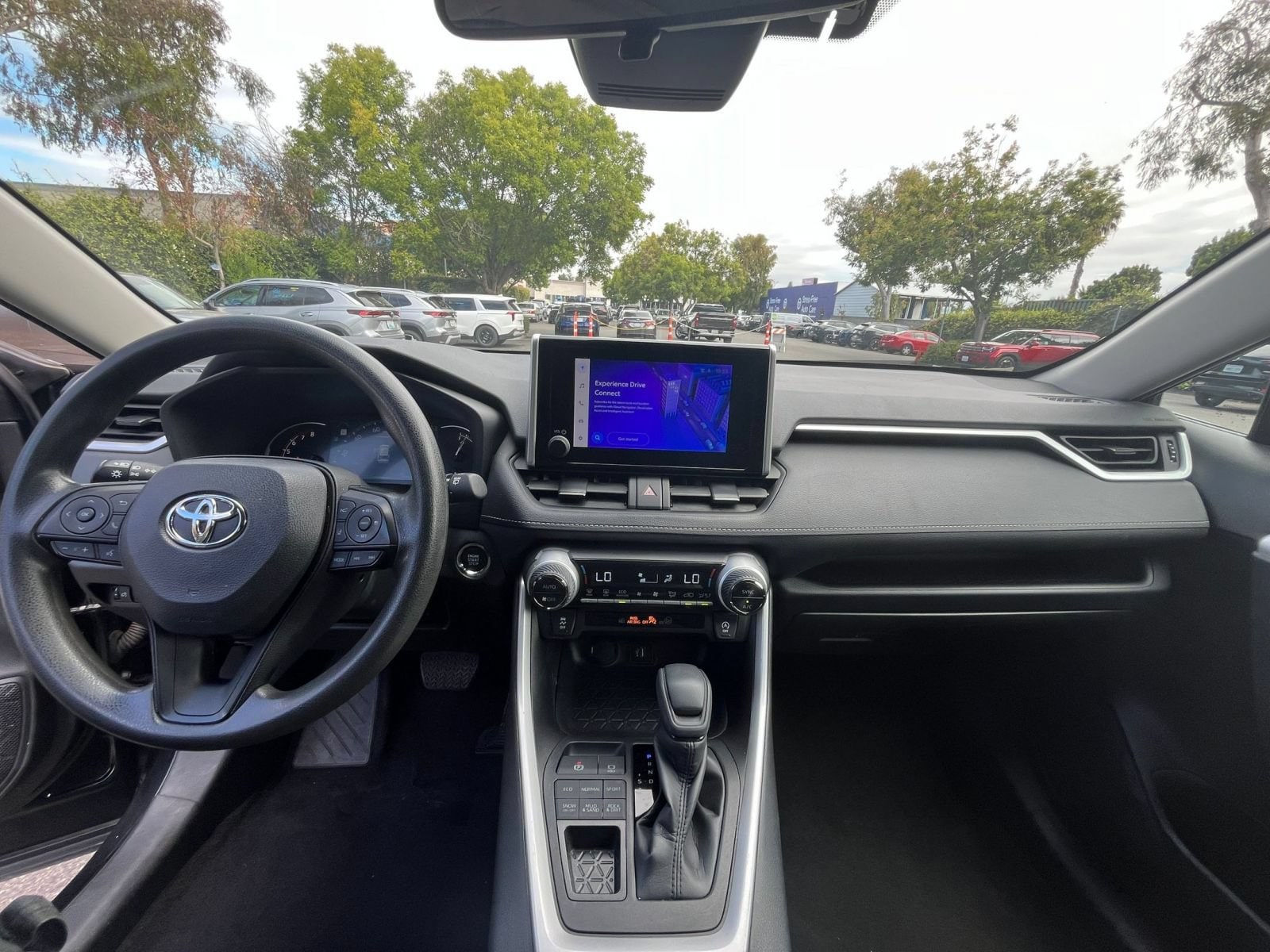 Thumbnail: 2024 Toyota RAV4 - 35