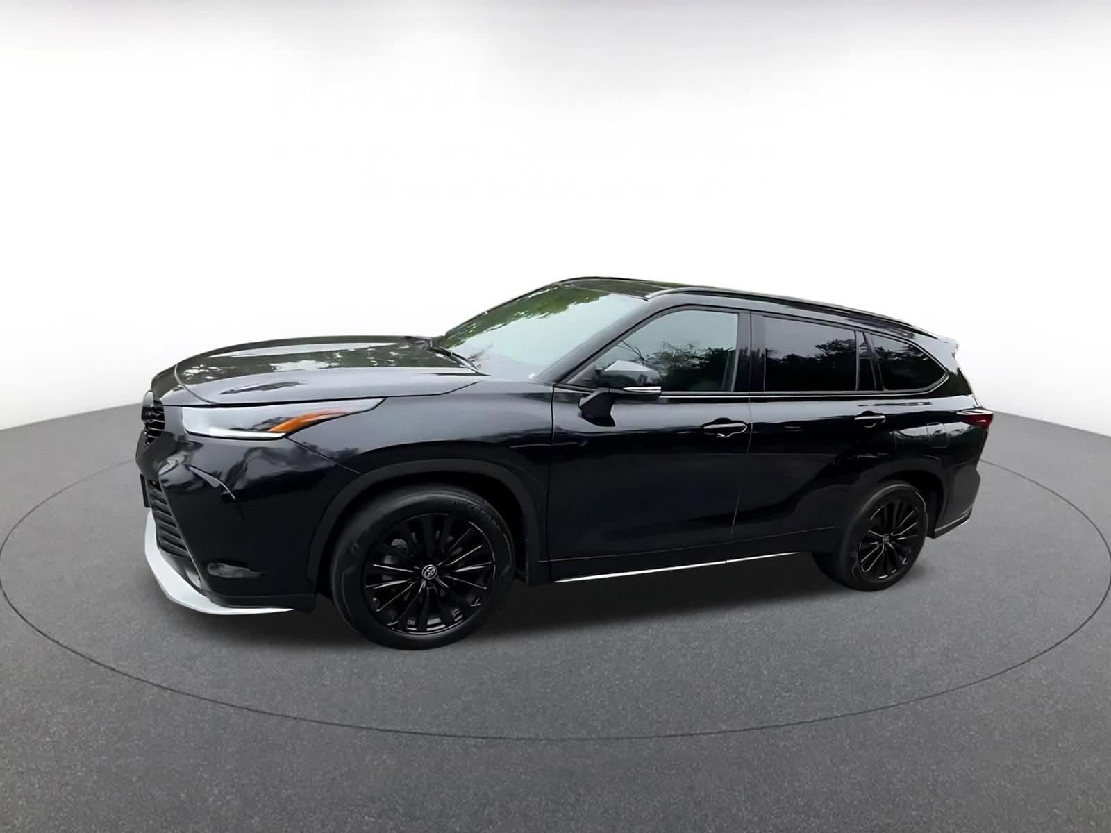 Thumbnail: 2025 Toyota Highlander - 8