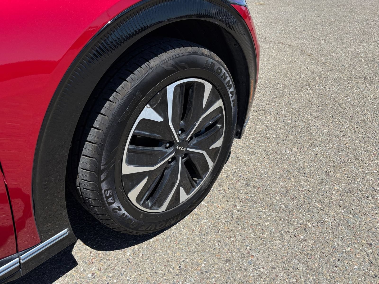 Thumbnail: 2023 Kia EV6 - 35