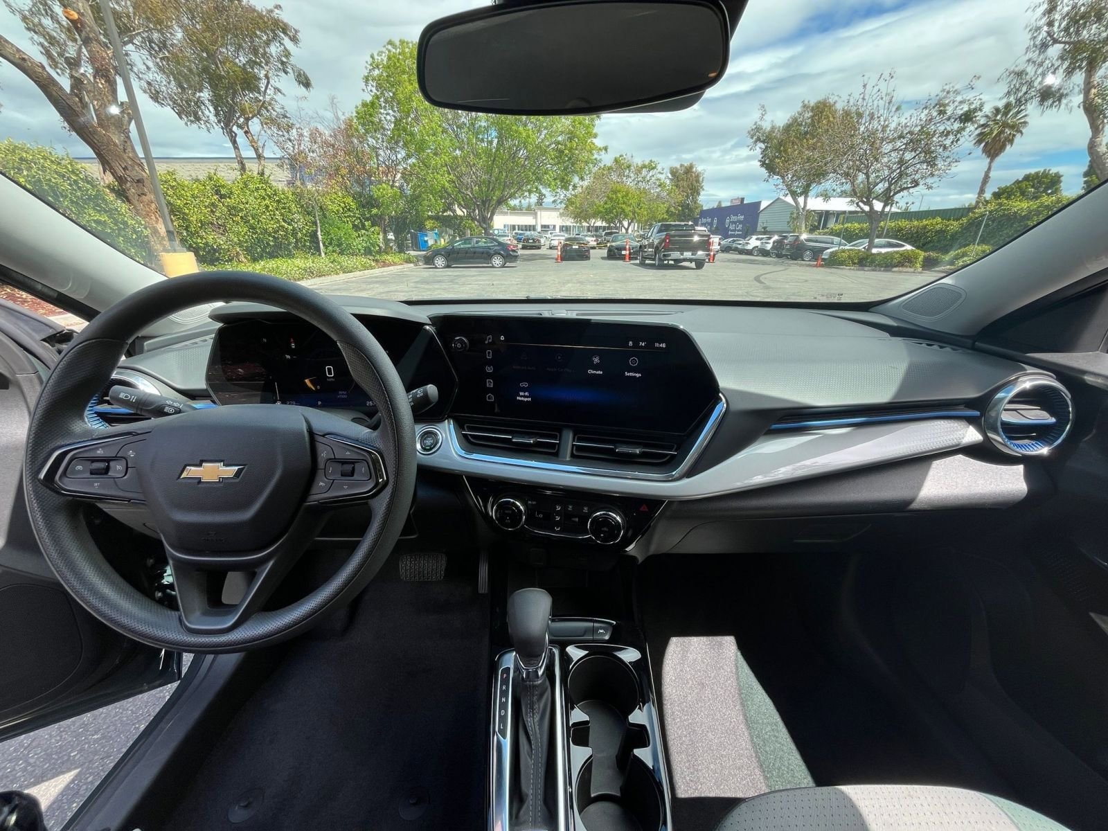 Thumbnail: 2025 Chevrolet Trax - 32