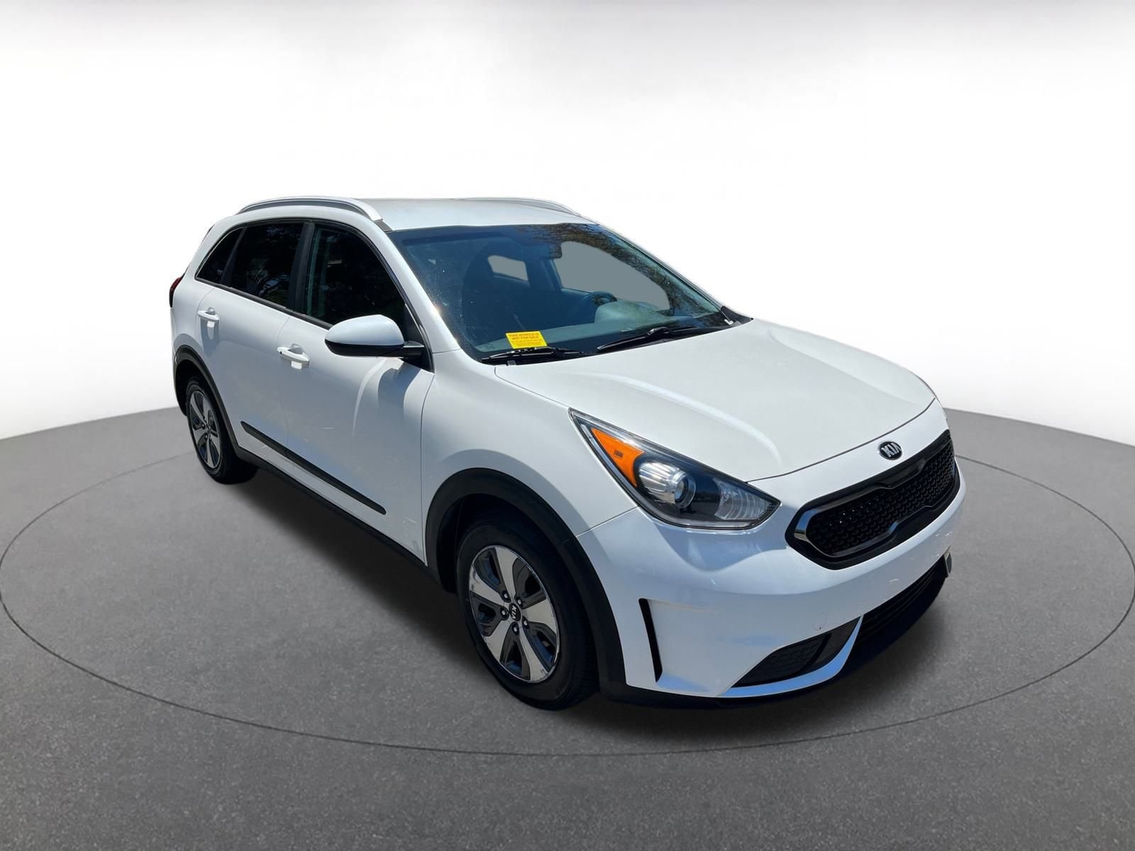 Thumbnail: 2019 Kia Niro - 1