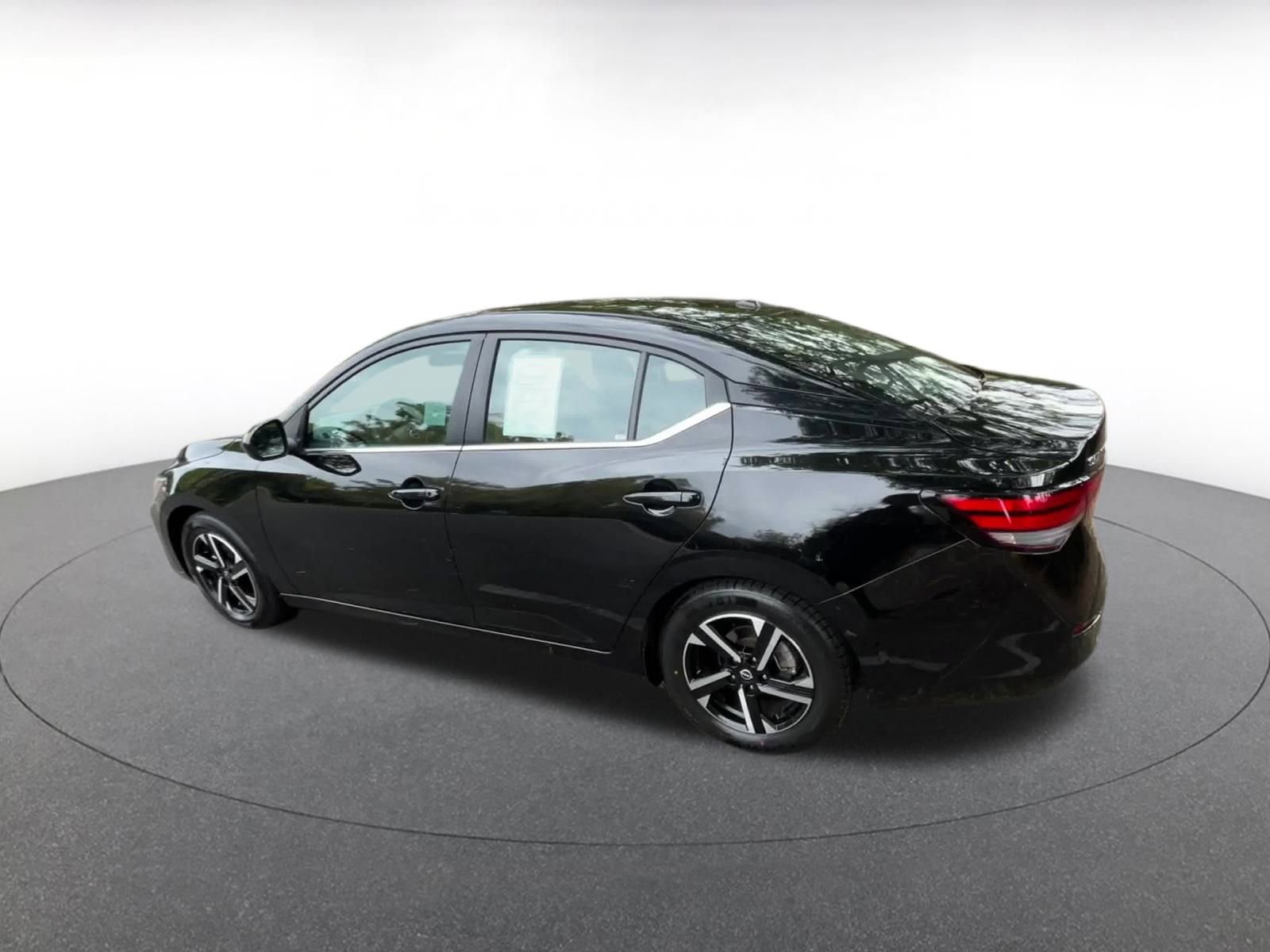 Thumbnail: 2024 Nissan Sentra - 10