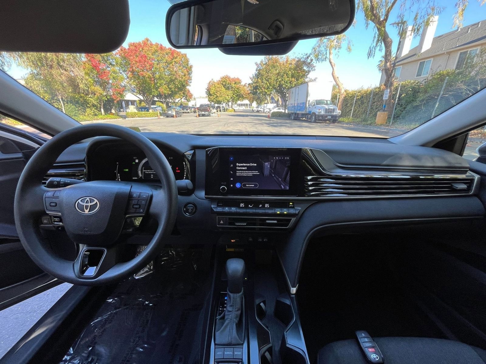 Thumbnail: 2025 Toyota Camry - 32