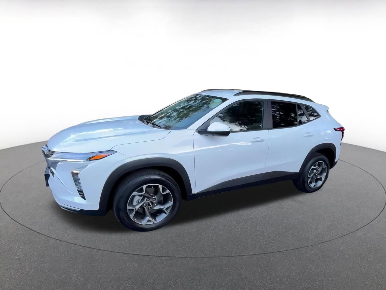 Thumbnail: 2025 Chevrolet Trax - 8