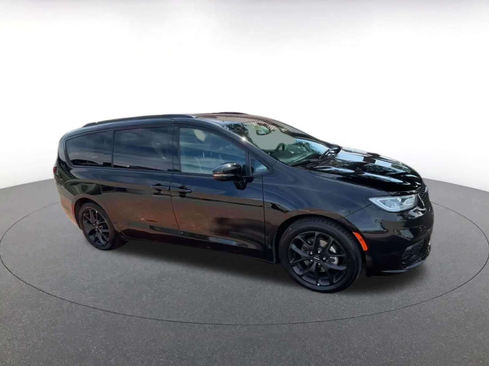 Thumbnail: 2025 Chrysler Pacifica - 2