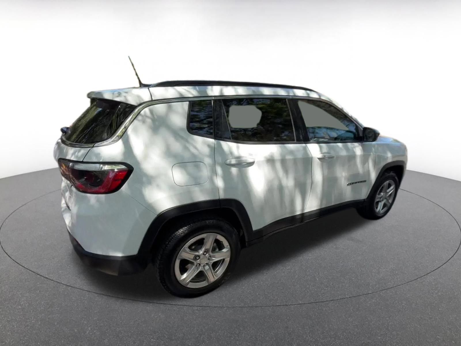 2023 Jeep Compass Latitude 12