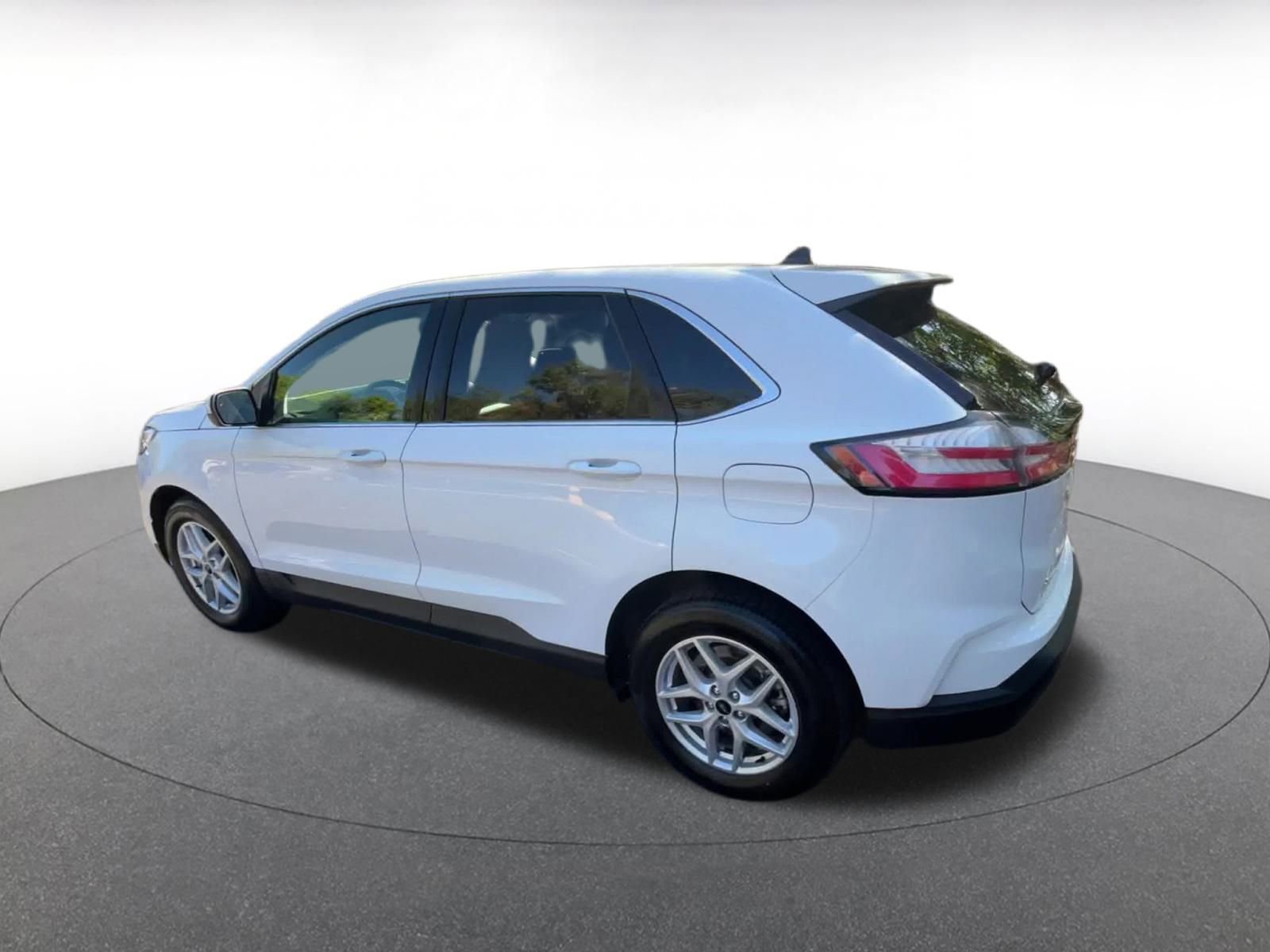 Thumbnail: 2024 Ford Edge - 10