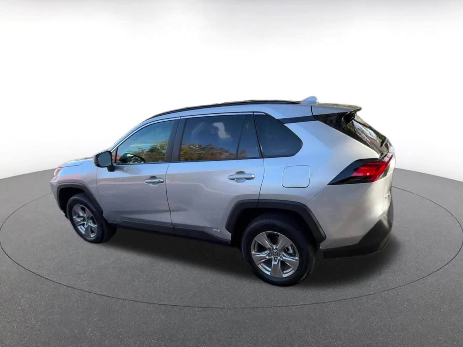 Thumbnail: 2025 Toyota RAV4 - 10
