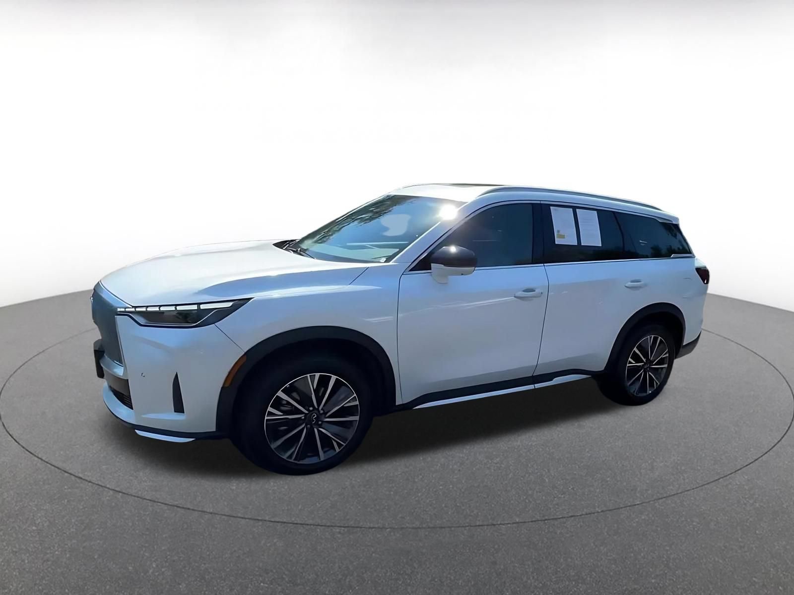 Thumbnail: 2026 INFINITI QX60 - 8
