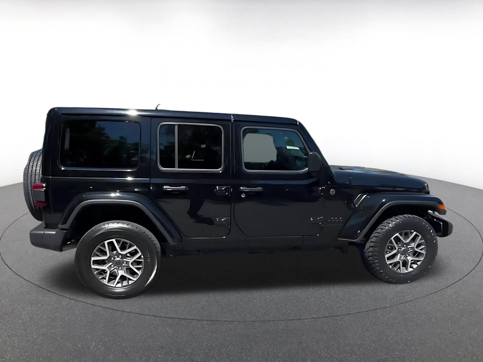 Thumbnail: 2025 Jeep Wrangler - 16