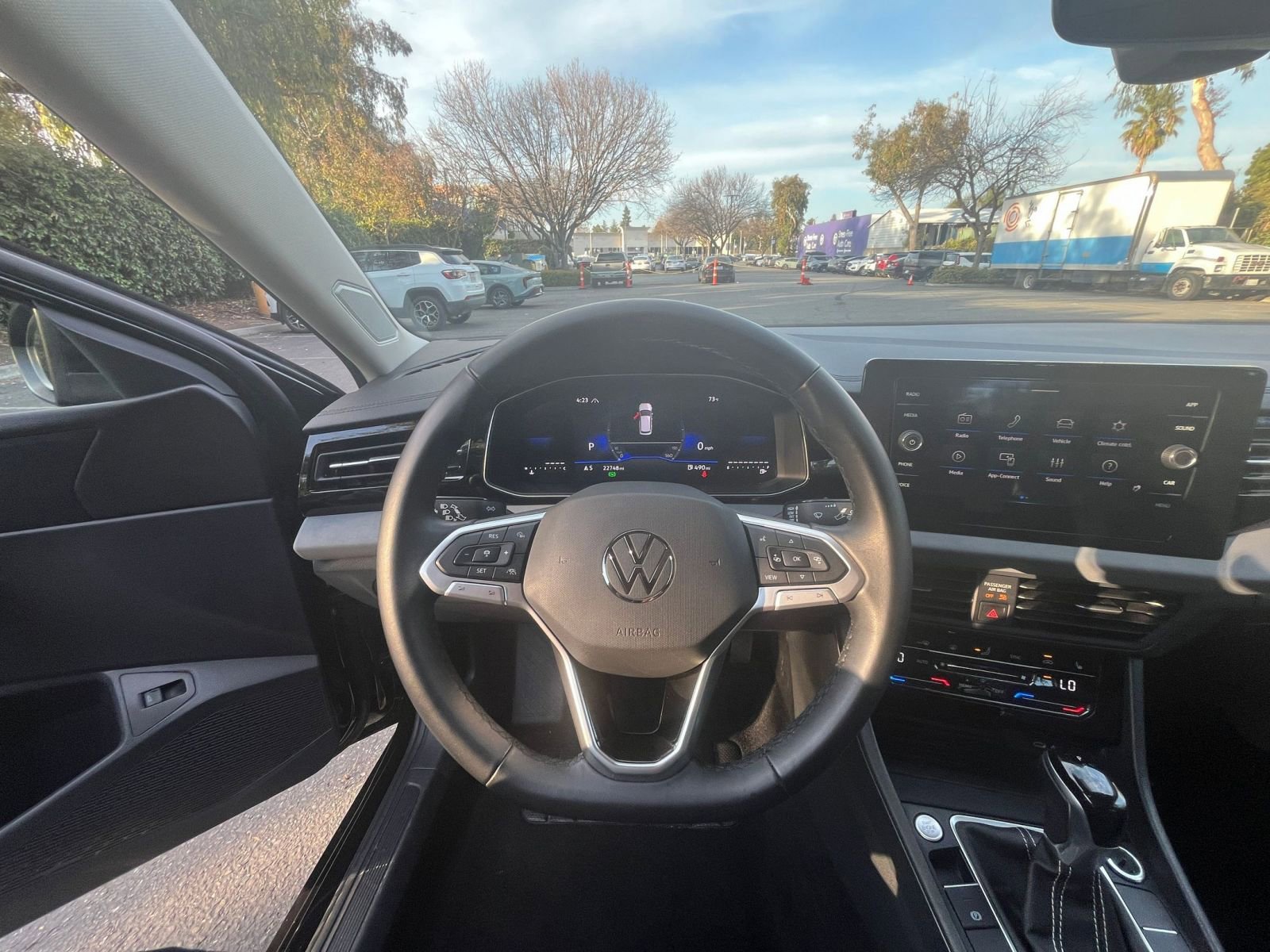 Thumbnail: 2025 Volkswagen Jetta - 35