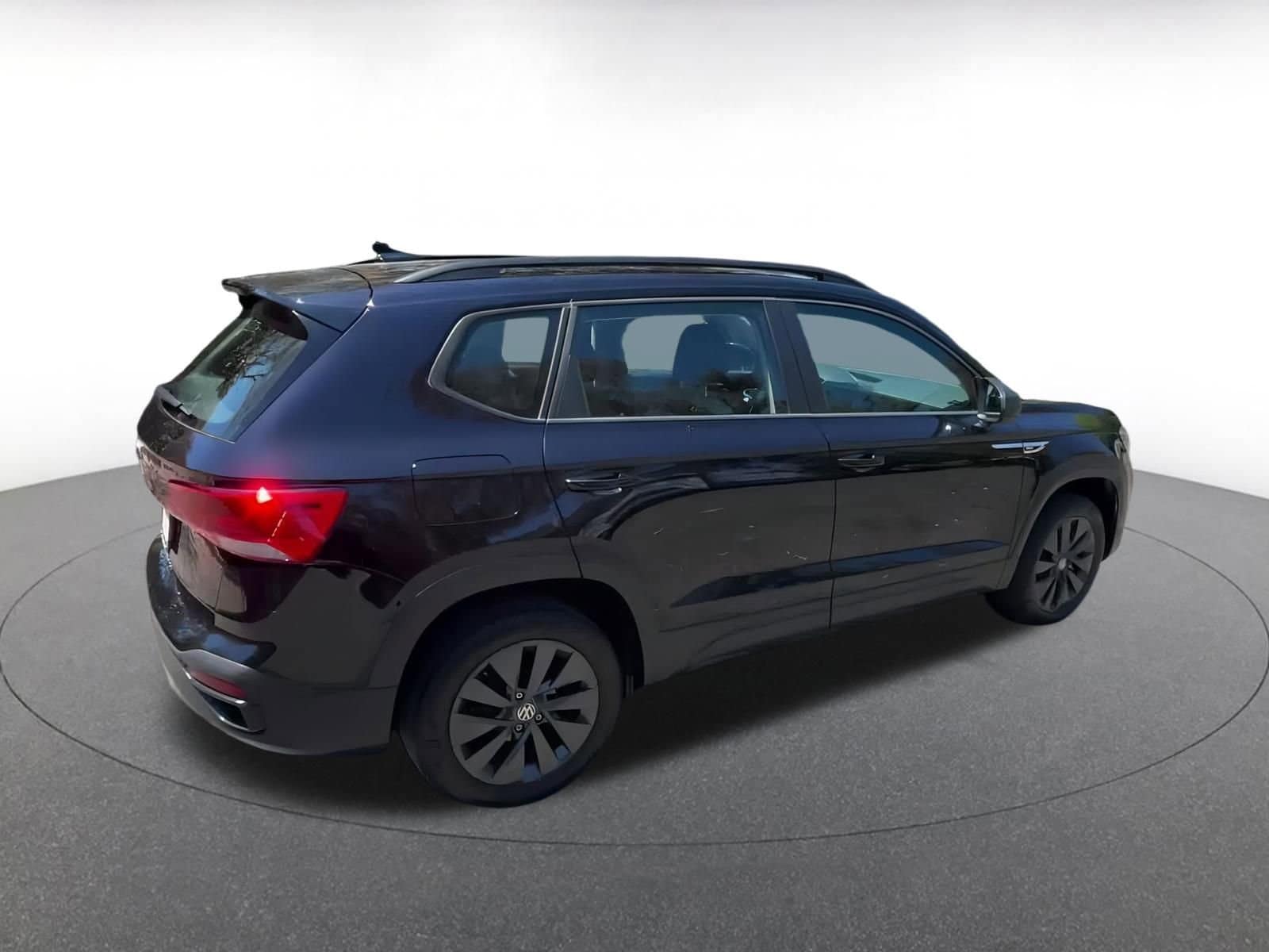 Thumbnail: 2024 Volkswagen Taos - 12